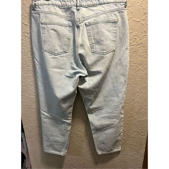 Mom High Rise Light Blue Jeans Ripped Knees Woman’s Size 18 Regular - Picture 10 of 11